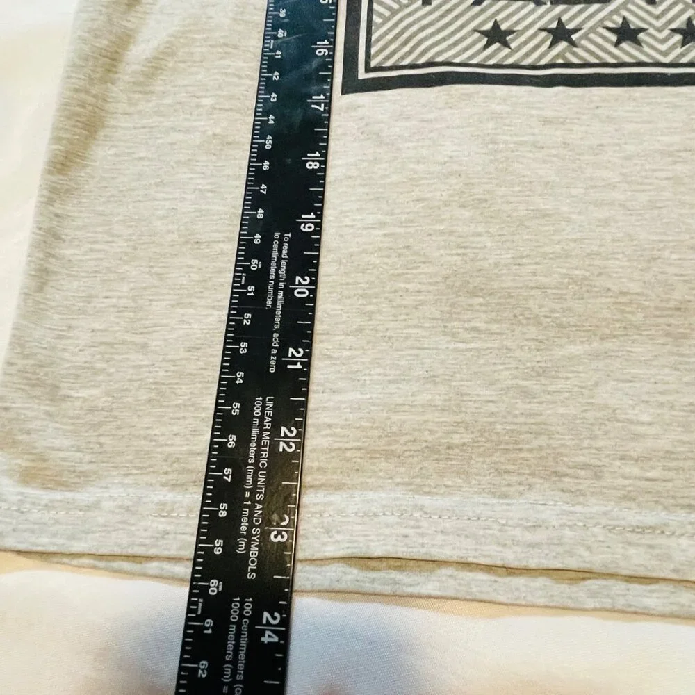 Puma Boys T-Shirt L (14-16) Survival Of The Fastest Graphic Tee Beige Short Slee - Picture 8 of 9
